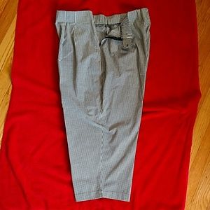 🎀 Dressbarn woman black/white check croo pants